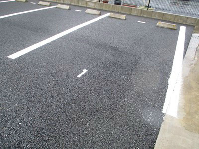 シグナス  駐車場