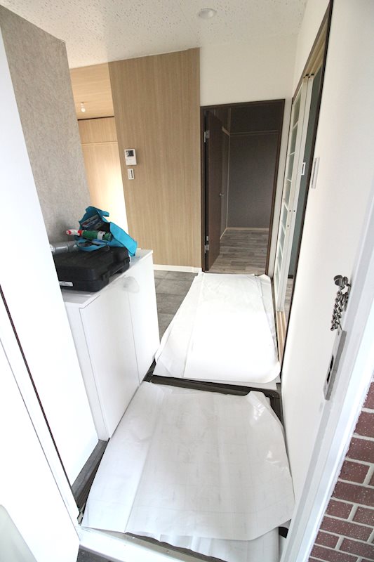 ウインディア岡 玄関