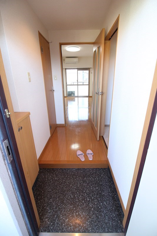 出屋敷館  玄関