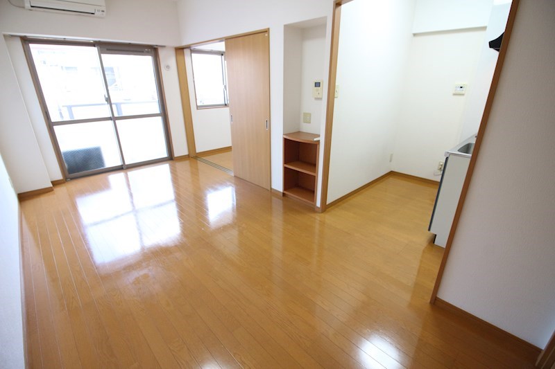 出屋敷館  リビング