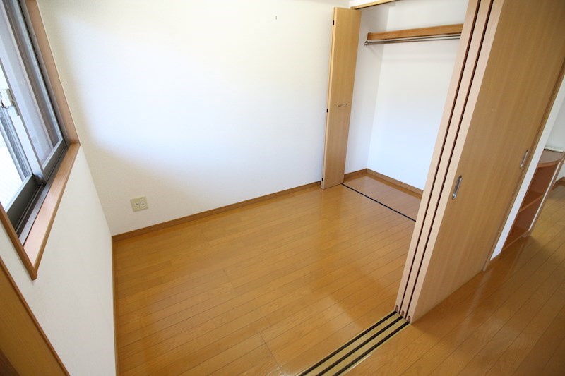 出屋敷館  ベッドルーム