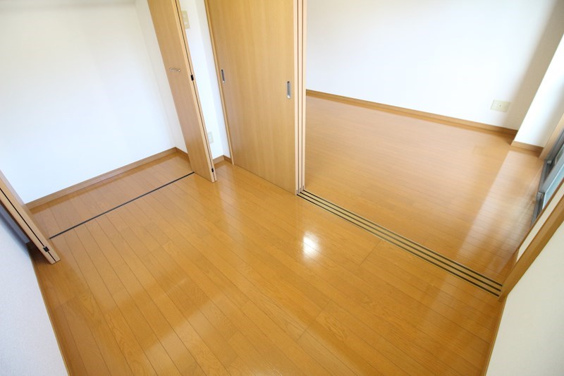 出屋敷館  ベッドルーム