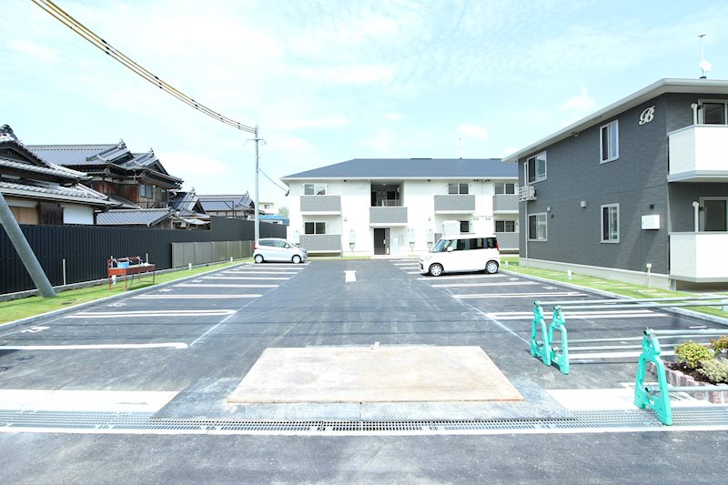 サニーコート  B 駐車場