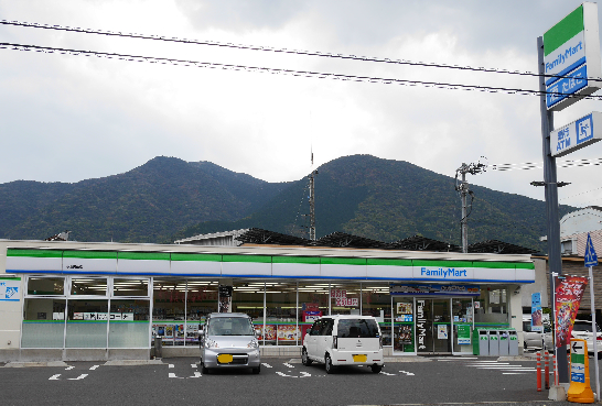 フィーナス熊本  コンビニ