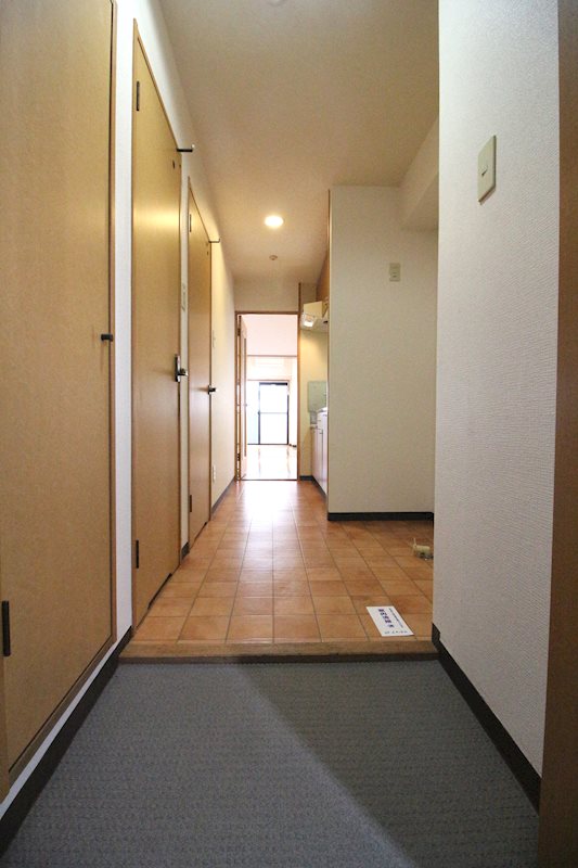 中津口センタービル 玄関