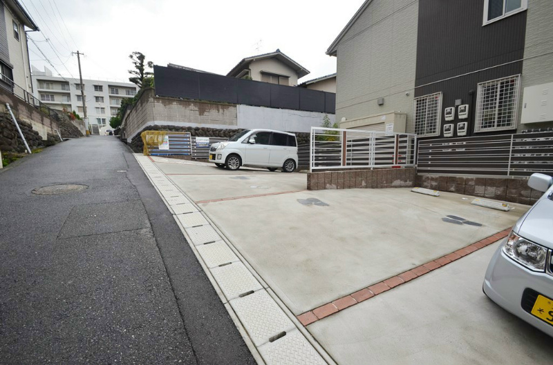 エスポワール泉台  駐車場
