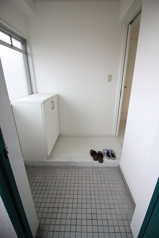 小西ビル 玄関