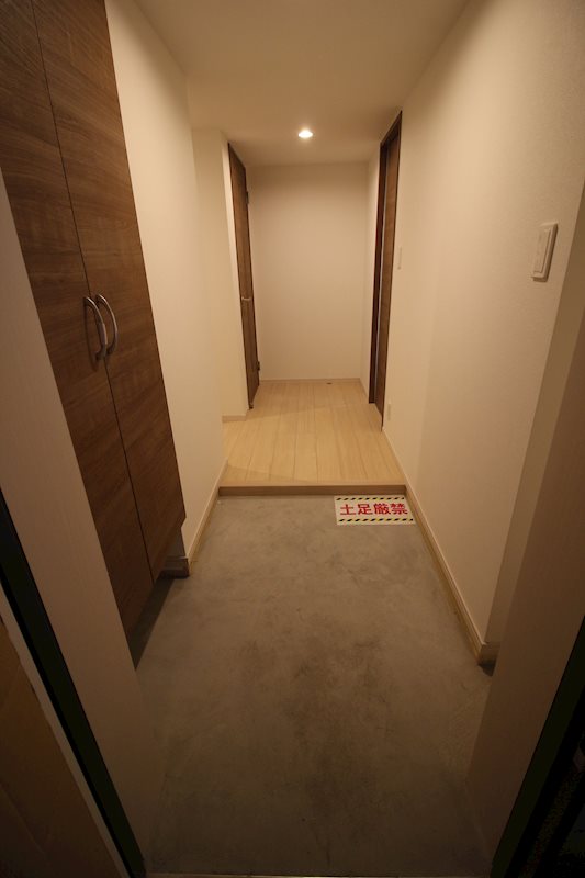 ロワール・イン柳原町 玄関