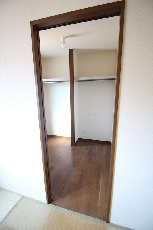 フラーリッシュ若園B棟  収納