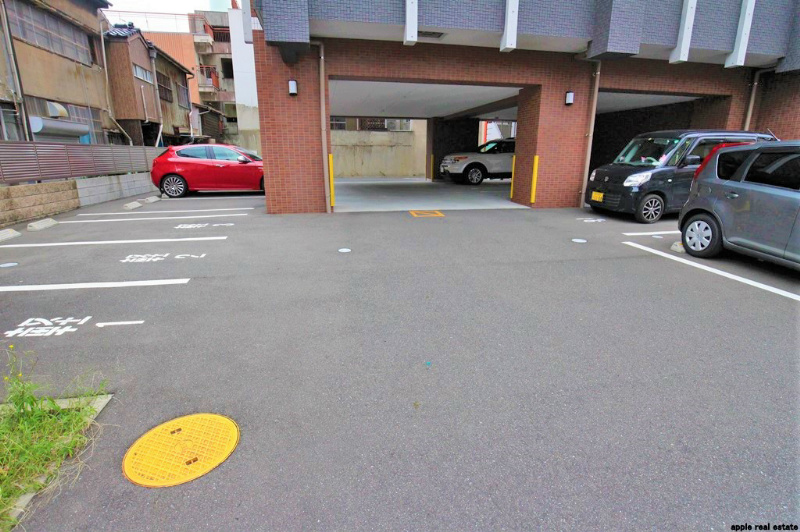 MDIロイヤルコート春の町 駐車場