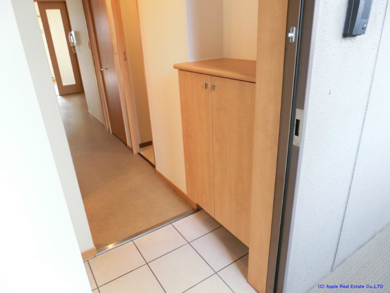リード大手町  玄関