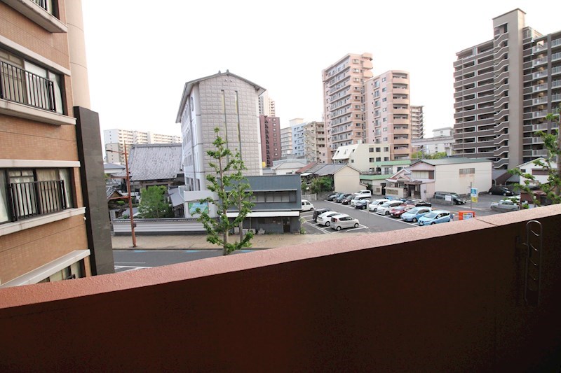 CENTER MARK三萩野 眺望