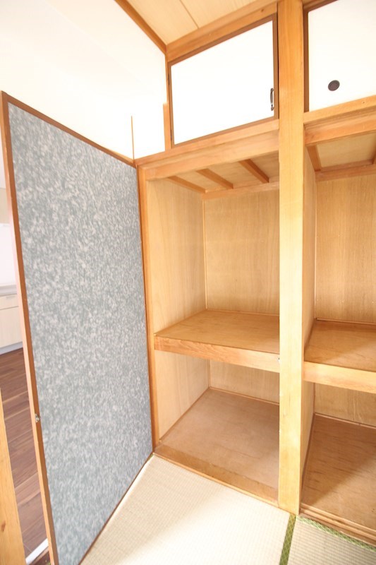 SOLANA足原 収納
