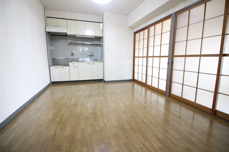 グッタープラッツ緑ヶ丘1番館   リビング