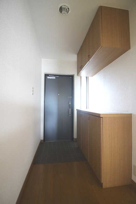 ライフプラザ沢見2番館  玄関