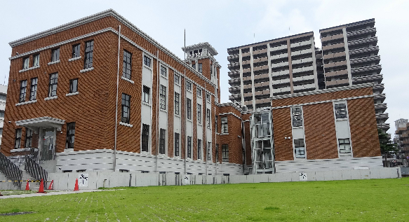 GRAVIS  図書館