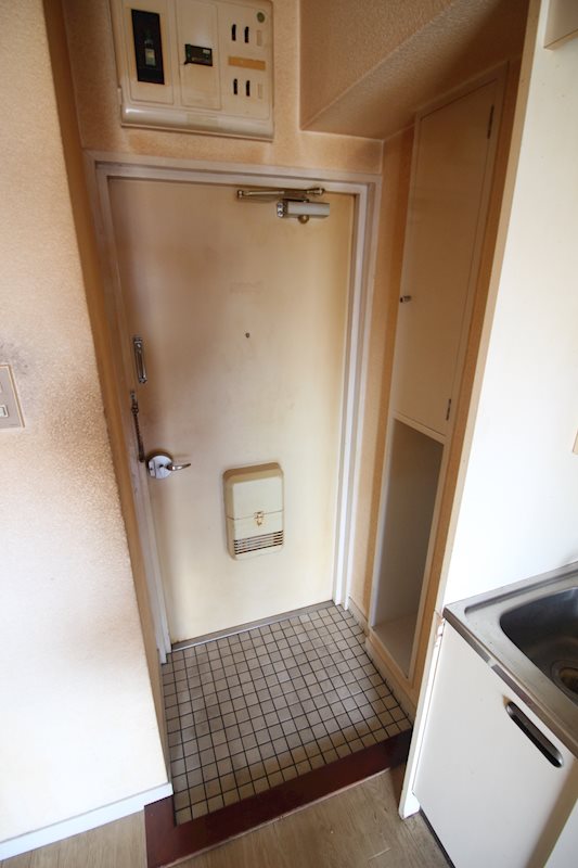 大田町スカイマンション 玄関