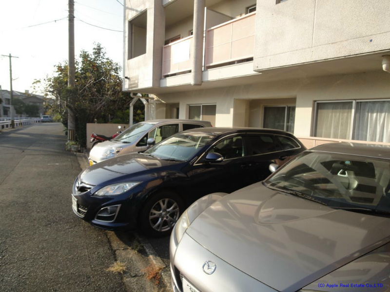 ヴェルクレイン壱番館  駐車場