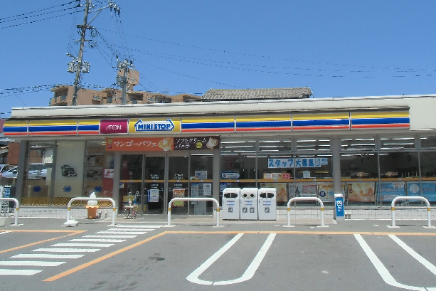 勝山戸建一軒家 コンビニ