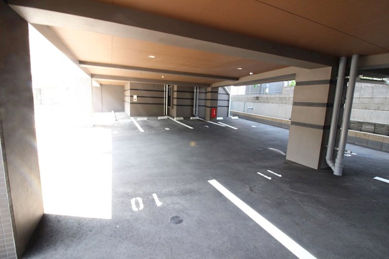 グラン　グレイス  駐車場