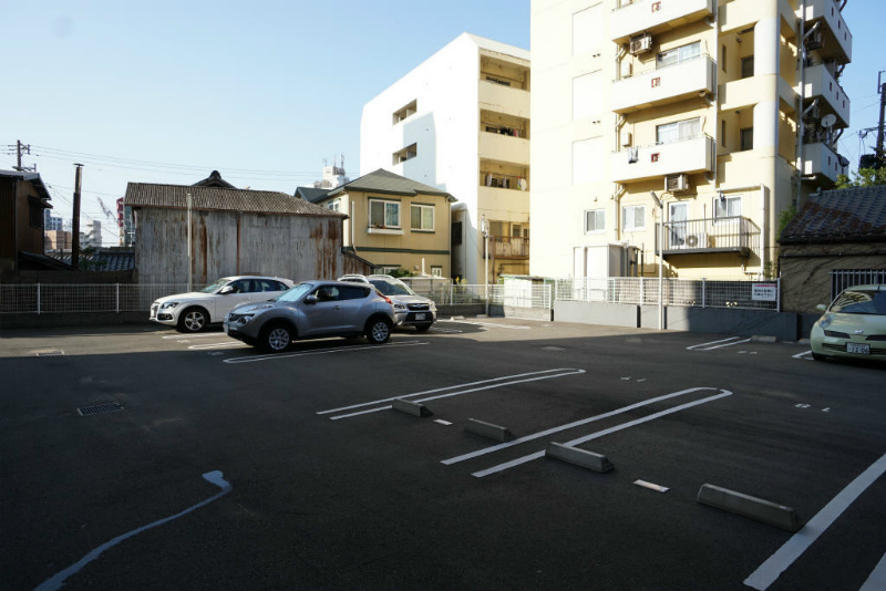 レジェンド砂津  駐車場