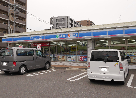 プリーモ天神  コンビニ