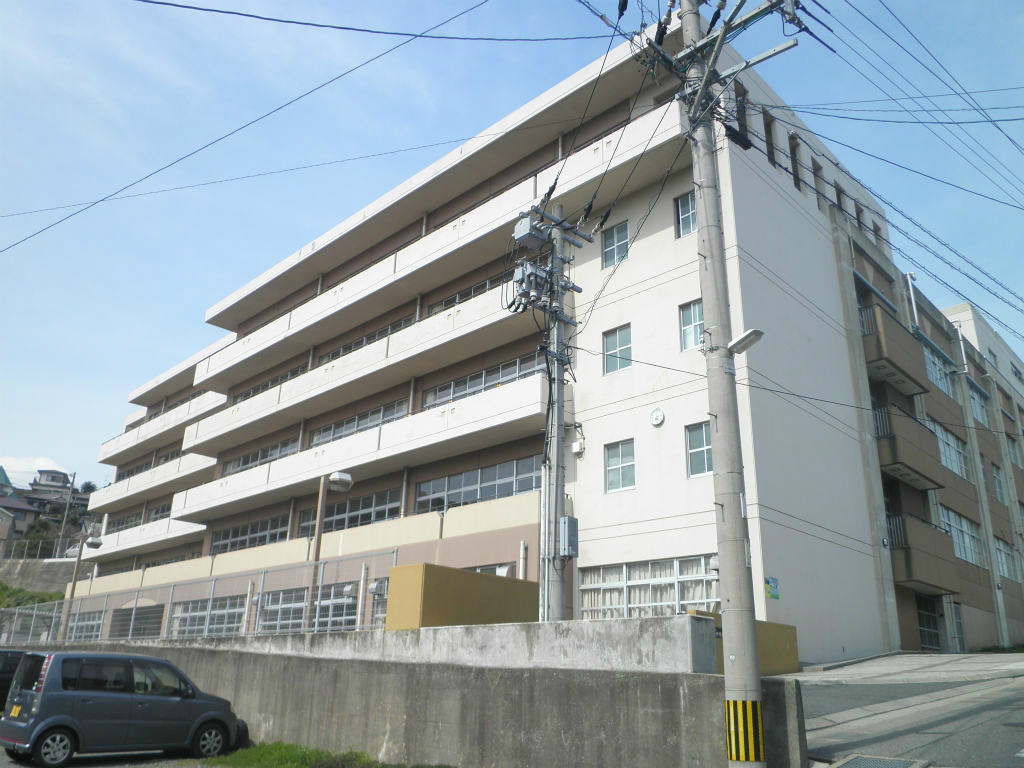 山ノ堂町貸家  中学校