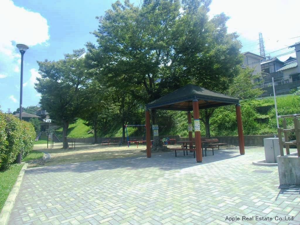 山ノ堂町貸家  公園