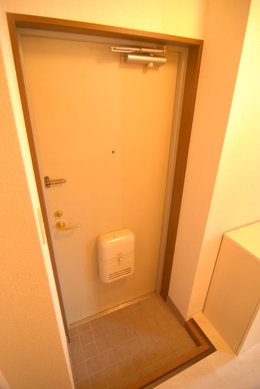 ラティスビル  玄関