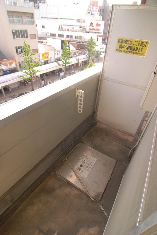 ラティスビル  ベランダ