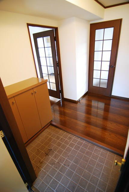 岩松田町ビル 玄関