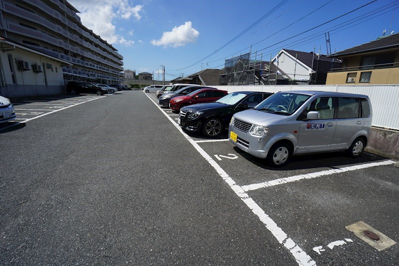 ルワージュ天神町 駐車場