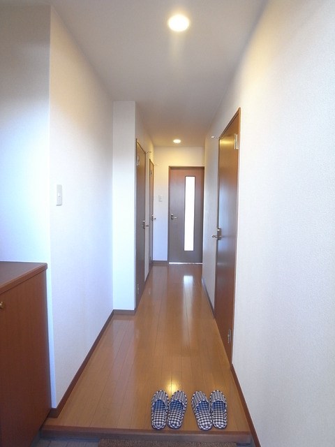 リバージュ中井 玄関