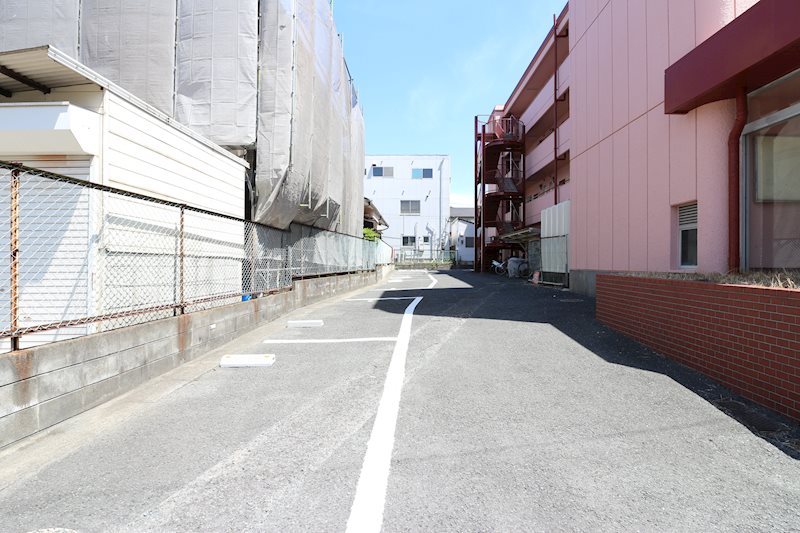 オアシス若園Ⅲ   駐車場