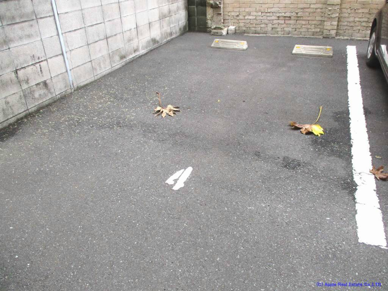 メゾンコガネ    駐車場