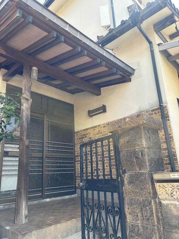 小倉南区石田町貸家 玄関