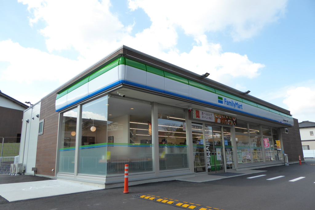 小倉南区石田町貸家 コンビニ