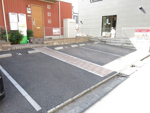 グランモア片野新町 駐車場
