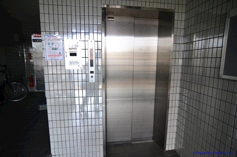 シャトレ吉野町 エントランス