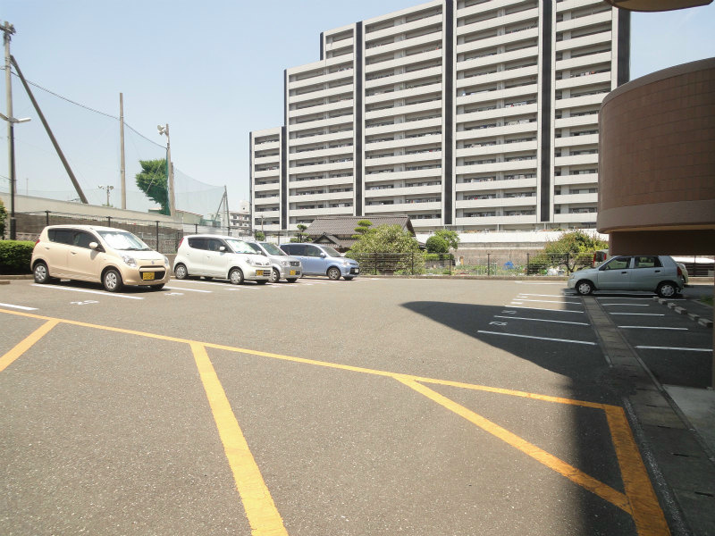 ペルル企救丘弐番館  駐車場