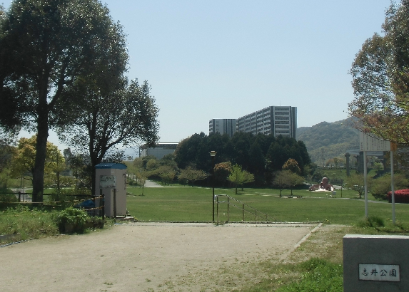 ペルル企救丘弐番館  公園