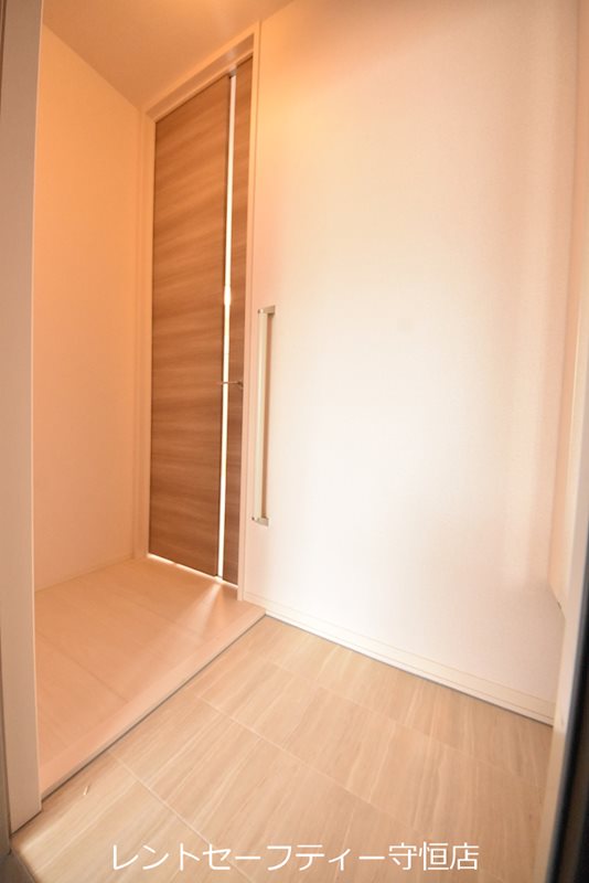 D-room城野  玄関