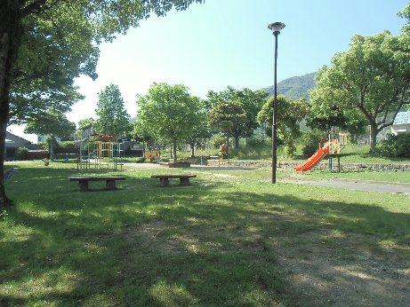 ヴィラナリー小倉南E 公園