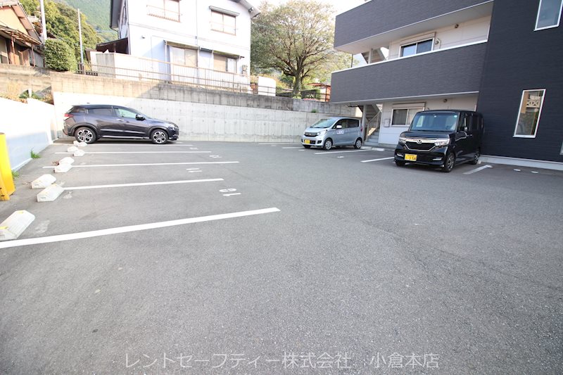 レグラン 駐車場