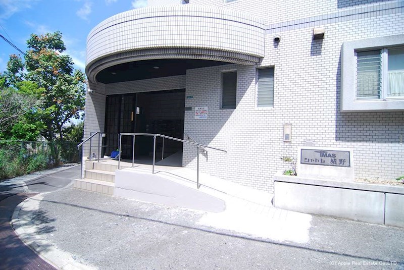 REXYZ城野  エントランス