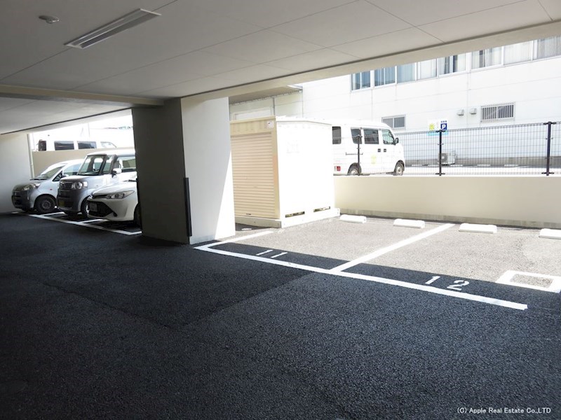 ウイングス重住  駐車場