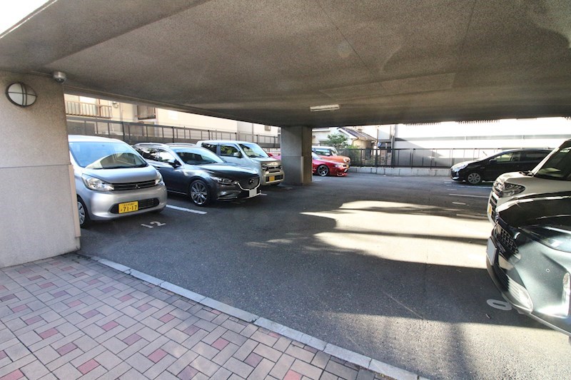 サンシャインⅡ 駐車場