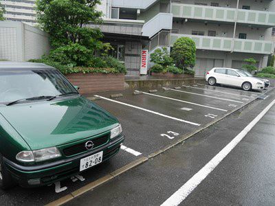 コートハウス大手町 駐車場