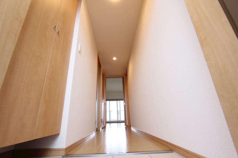 リード大手町  玄関