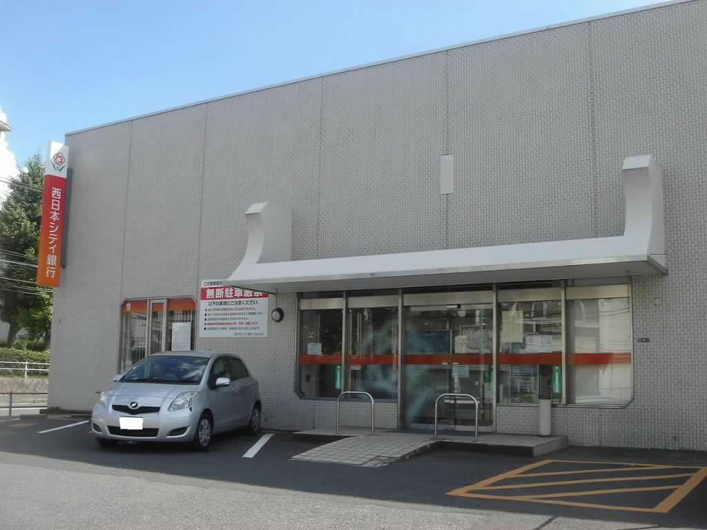 サンラプロ山門町　A  銀行